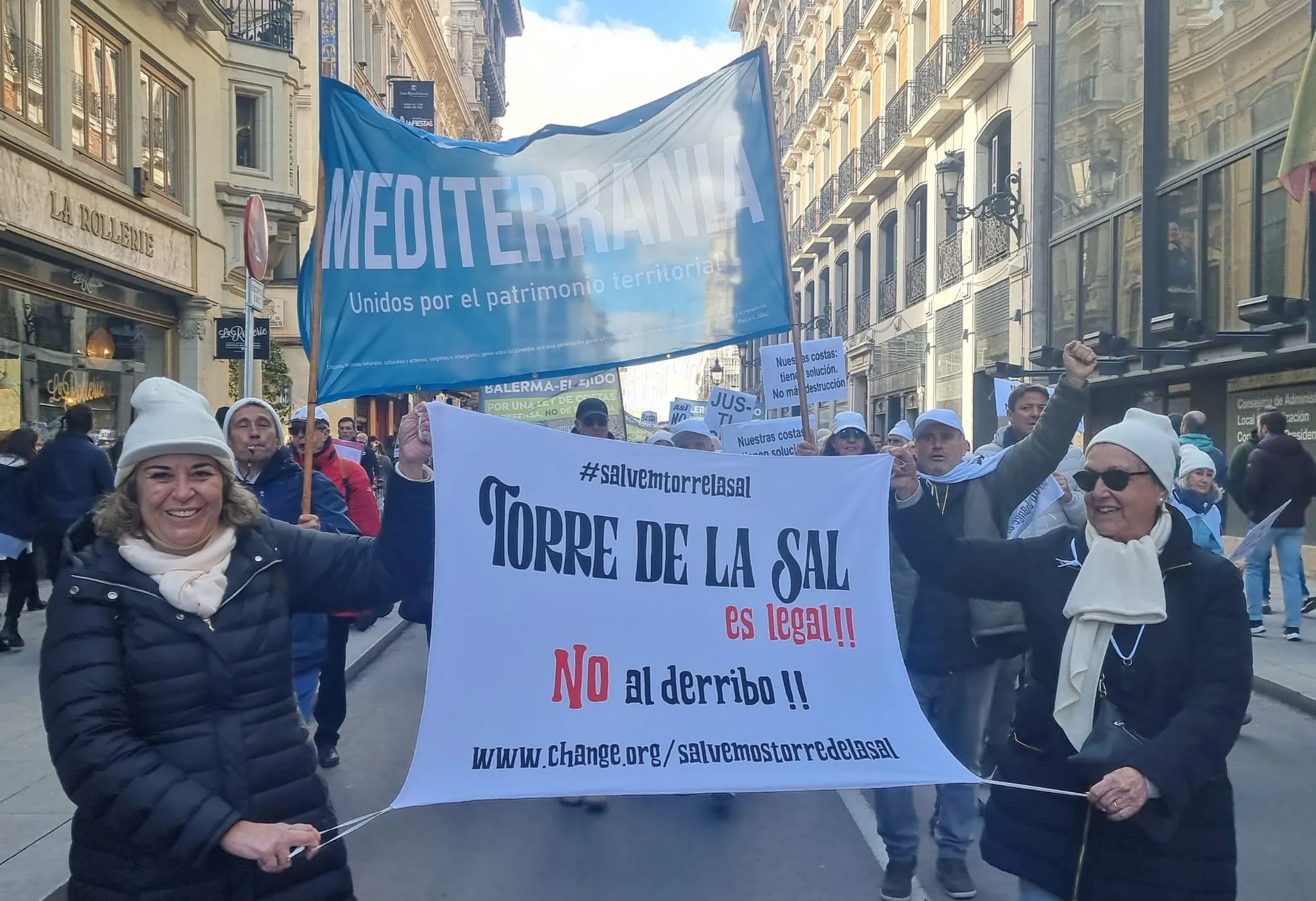 Demonstration von Mediterrania in Madrid: „Torre la Sal es legal, no al derribo“